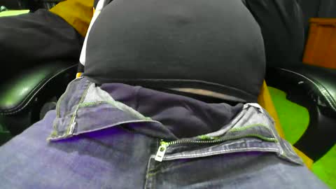 Snapshot of joeyballs123 chatting on December 17, 9:10 pm joeyballs123 online show from December 17, 9:10 pm