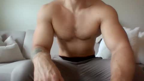 joeybanan online show from December 16, 10:53 am