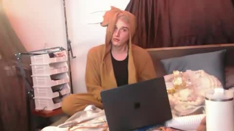 Snapshot of joeyrightino chatting on July 21, 8:38 am Joeyrightino online show from July 21, 8:38 am