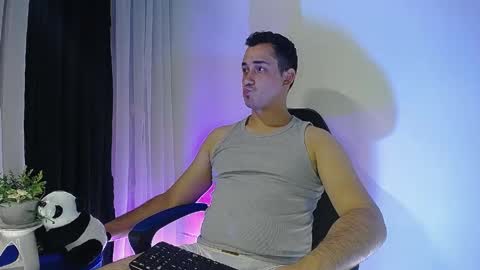 Jofiel de Angelis online show from April 6, 1:25 am