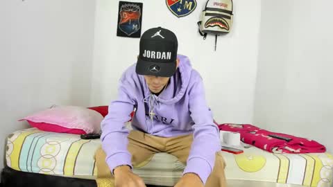 johan_and_antonella online show from December 3, 3:30 am