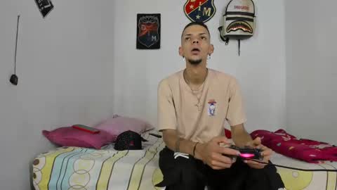 johan_and_antonella online show from December 10, 7:32 pm