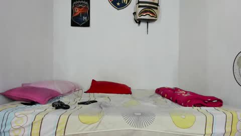 johan_and_antonella online show from December 15, 5:45 am