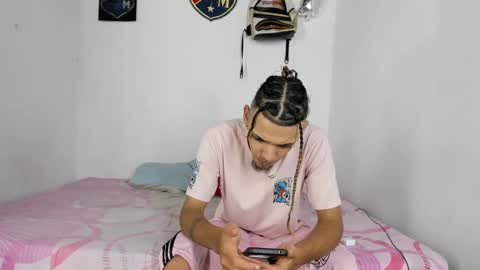 johan_and_antonella online show from September 19, 3:30 am