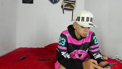 johan_and_antonella online show from November 2, 5:32 am