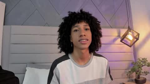 Snapshot of johan_gz_ chatting on November 12, 11:32 am Johan online show from November 12, 11:32 am