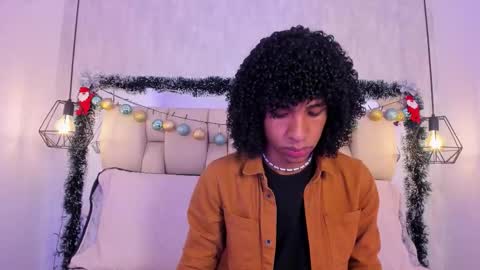 Snapshot of johan_gz_ chatting on December 16, 11:37 am Johan online show from December 16, 11:37 am