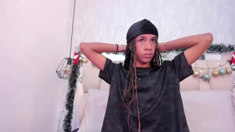 Snapshot of johan_gz_ chatting on December 22, 11:29 am Johan online show from December 22, 11:29 am