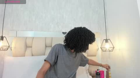 Snapshot of johan_gz_ chatting on February 10, 11:36 am Johan online show from February 10, 11:36 am