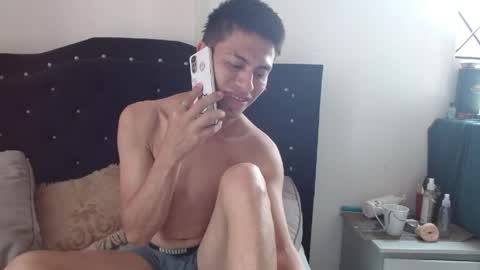 Snapshot of johan_kitten chatting on April 20, 6:31 pm johan online show from April 20, 6:31 pm
