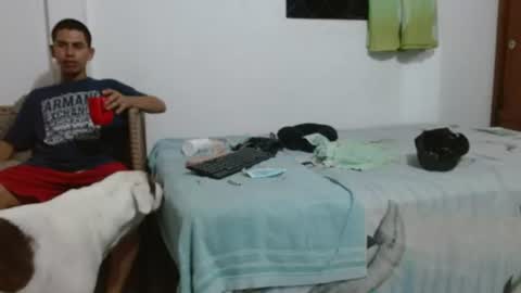Snapshot of johan_kitten chatting on June 14, 2:46 am johan online show from June 14, 2:46 am