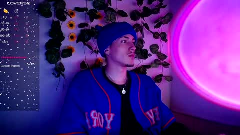 Snapshot of johan_parker222 chatting on September 26, 11:42 pm johan_parker222 online show from September 26, 11:42 pm