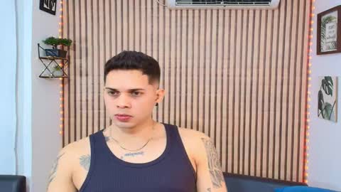 Snapshot of johan_speitzer chatting on February 11, 12:37 am johan speitzer online show from February 11, 12:37 am