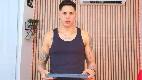 Snapshot of johan_speitzer chatting on February 28, 2:23 am johan speitzer online show from February 28, 2:23 am