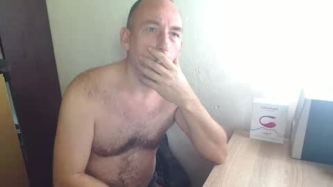 Snapshot of johanbarker chatting on November 14, 1:54 pm Johan online show from November 14, 1:54 pm