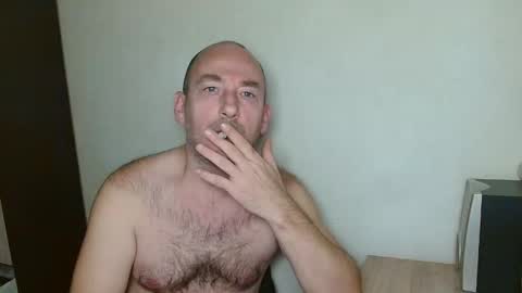 Snapshot of johanbarker chatting on November 30, 11:36 am Johan online show from November 30, 11:36 am