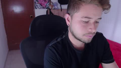 JOHAN independient model online show from October 30, 4:41 pm