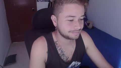 JOHAN independient model online show from November 8, 1:11 pm