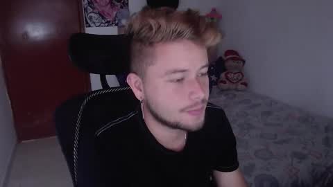 JOHAN independient model online show from December 4, 3:21 pm