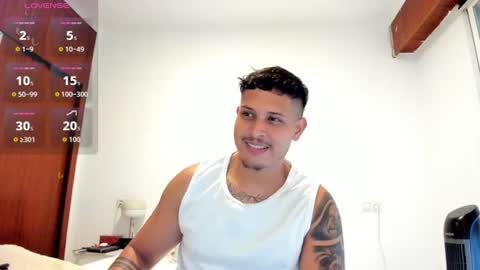 Snapshot of johansmith__ chatting on June 17, 12:40 pm Johan Smith online show from June 17, 12:40 pm