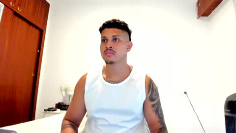 Snapshot of johansmith__ chatting on July 7, 1:48 pm Johan Smith online show from July 7, 1:48 pm