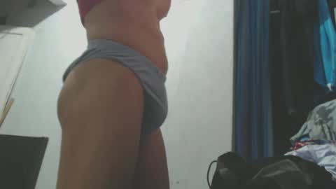 Snapshot of johantorres19 chatting on January 3, 4:44 am johantorres19 online show from January 3, 4:44 am