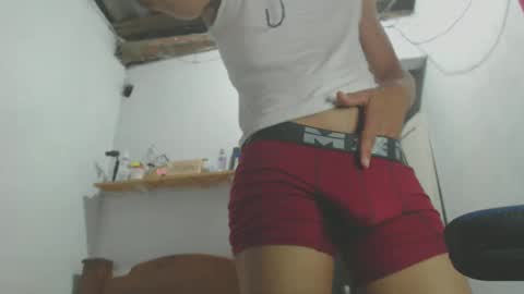 Snapshot of johantorres19 chatting on January 7, 9:50 am johantorres19 online show from January 7, 9:50 am