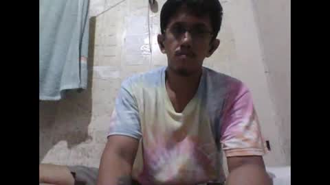 john19881995 online show from June 3, 7:08 pm