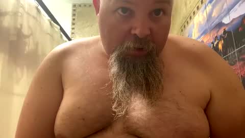 Snapshot of john40a chatting on January 16, 1:37 am John online show from January 16, 1:37 am