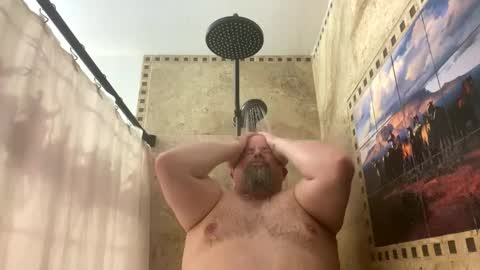 Snapshot of john40a chatting on January 18, 4:26 am John online show from January 18, 4:26 am