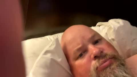 Snapshot of john40a chatting on March 11, 11:01 am John online show from March 11, 11:01 am