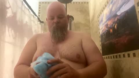 Snapshot of john40a chatting on October 6, 3:15 am John online show from October 6, 3:15 am