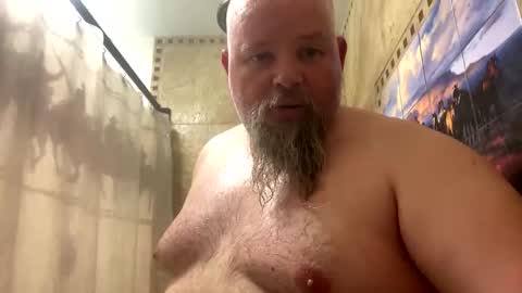 Snapshot of john40a chatting on January 6, 2:26 am John online show from January 6, 2:26 am