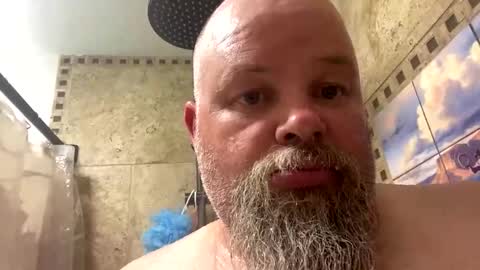 Snapshot of john40a chatting on January 15, 2:27 am John online show from January 15, 2:27 am