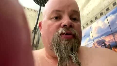 Snapshot of john40a chatting on February 28, 4:24 am John online show from February 28, 4:24 am