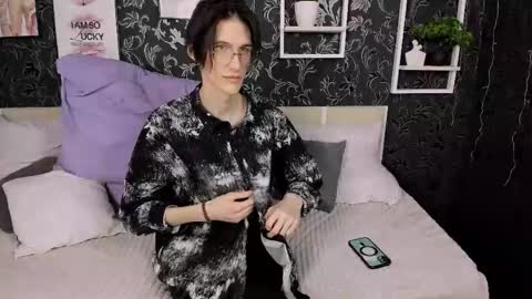 john__strong online show from June 3, 12:30 pm