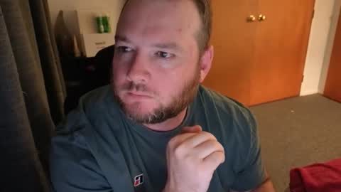 john_bear1 online show from April 15, 9:16 am