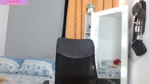 john_ssnow29 online show from December 13, 9:20 pm