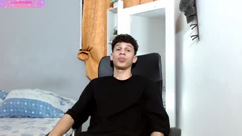 john_ssnow29 online show from December 20, 8:01 pm