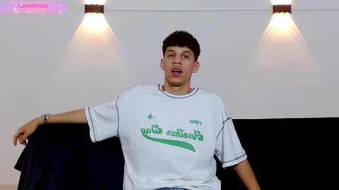 john_ssnow29 online show from September 11, 10:37 am