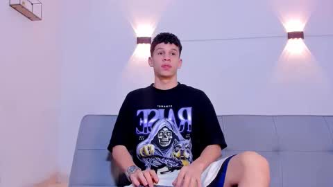 Snapshot of john_ssnow29 chatting on November 20, 8:36 am john_ssnow29 online show from November 20, 8:36 am