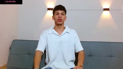 Snapshot of john_ssnow29 chatting on November 24, 8:14 am john_ssnow29 online show from November 24, 8:14 am