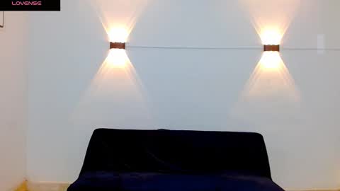 Snapshot of john_ssnow29 chatting on December 4, 1:42 pm john_ssnow29 online show from December 4, 1:42 pm