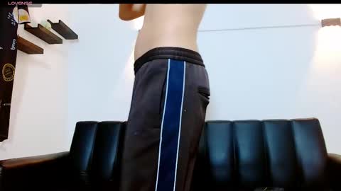 john_ssnow29 online show from February 17, 10:45 am