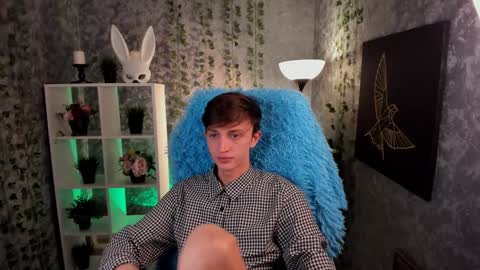 Snapshot of john_weasley chatting on December 21, 11:45 pm John online show from December 21, 11:45 pm