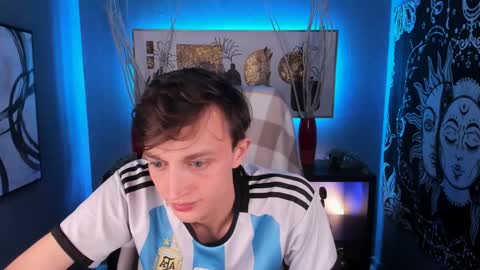 Snapshot of john_weasley chatting on January 2, 6:45 pm John online show from January 2, 6:45 pm