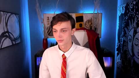 Snapshot of john_weasley chatting on January 3, 1:14 pm John online show from January 3, 1:14 pm