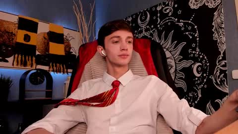 Snapshot of john_weasley chatting on March 1, 3:21 am John online show from March 1, 3:21 am