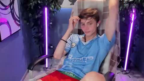 Snapshot of john_weasley chatting on September 14, 8:13 am John online show from September 14, 8:13 am