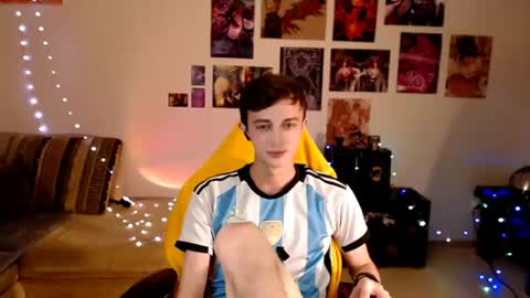 Snapshot of john_winx chatting on June 28, 6:36 pm john_winx online show from June 28, 6:36 pm